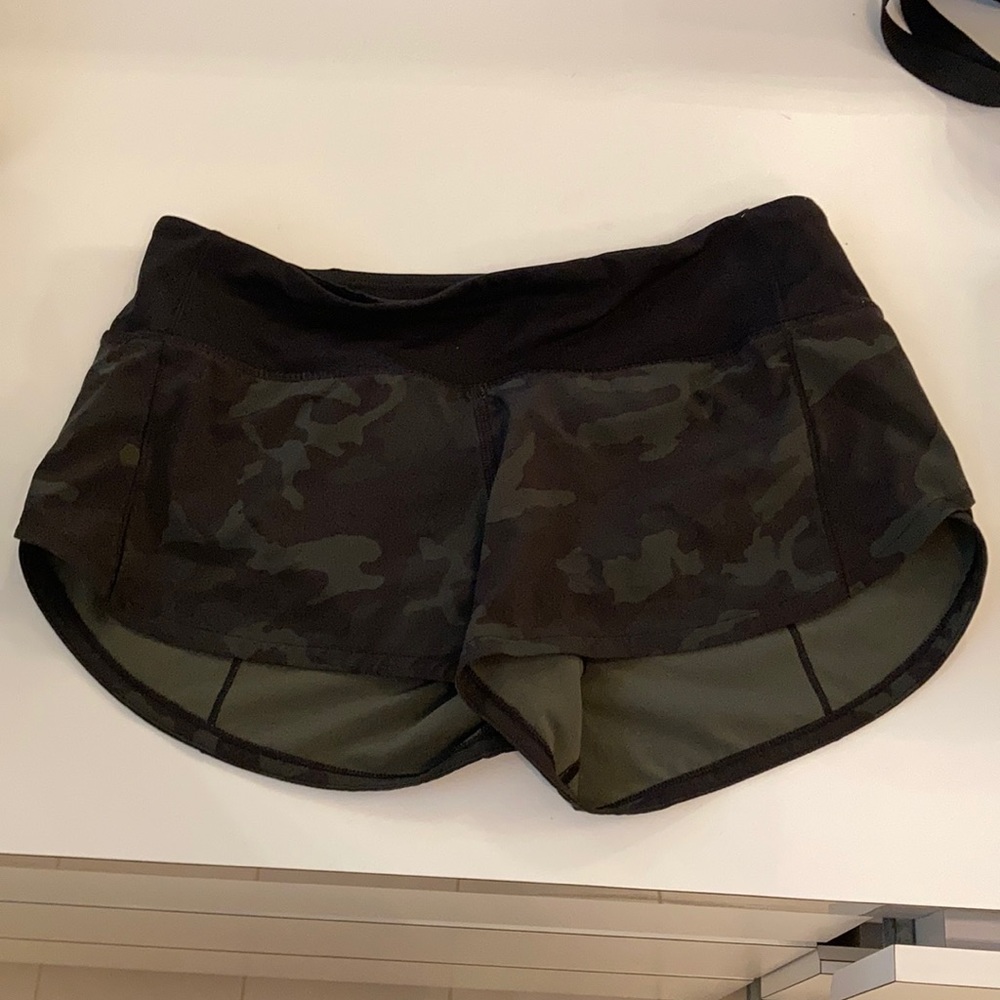 Camo lulu lemon shorts 2.5